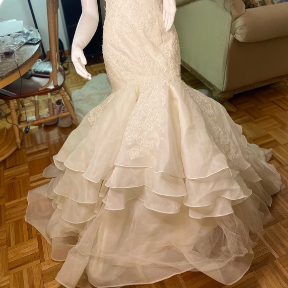 ALYNE BY RITA VINIERIS WEDDING DRESS ! - Picture 4 of 8